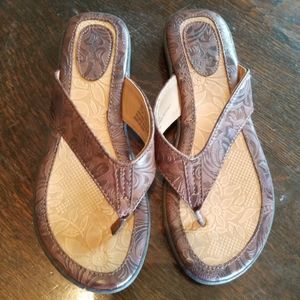 b.o.c. flip flop sandals